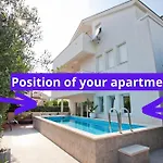 Appartement Aura Maris, Kastel Stari *