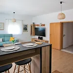 Aura Maris, Kastel Stari Appartement *