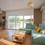 Aura Maris, Kastel Stari * Kaštela