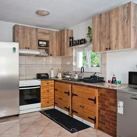 Apartamento Aura Maris, Kastel Stari