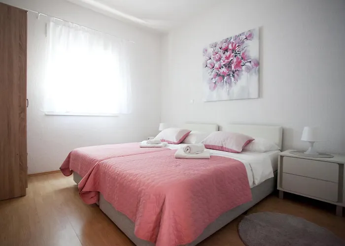 Aura Maris, Kastel Stari Apartment