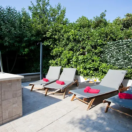 Apartment Aura Maris With Pool & Parking アパート Kaštela