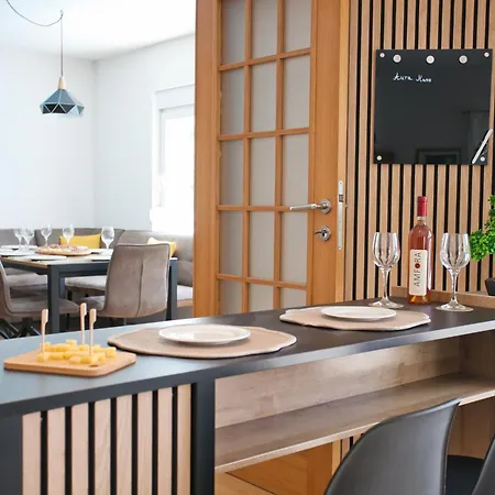アパート Apartment Aura Maris With Pool & Parking *